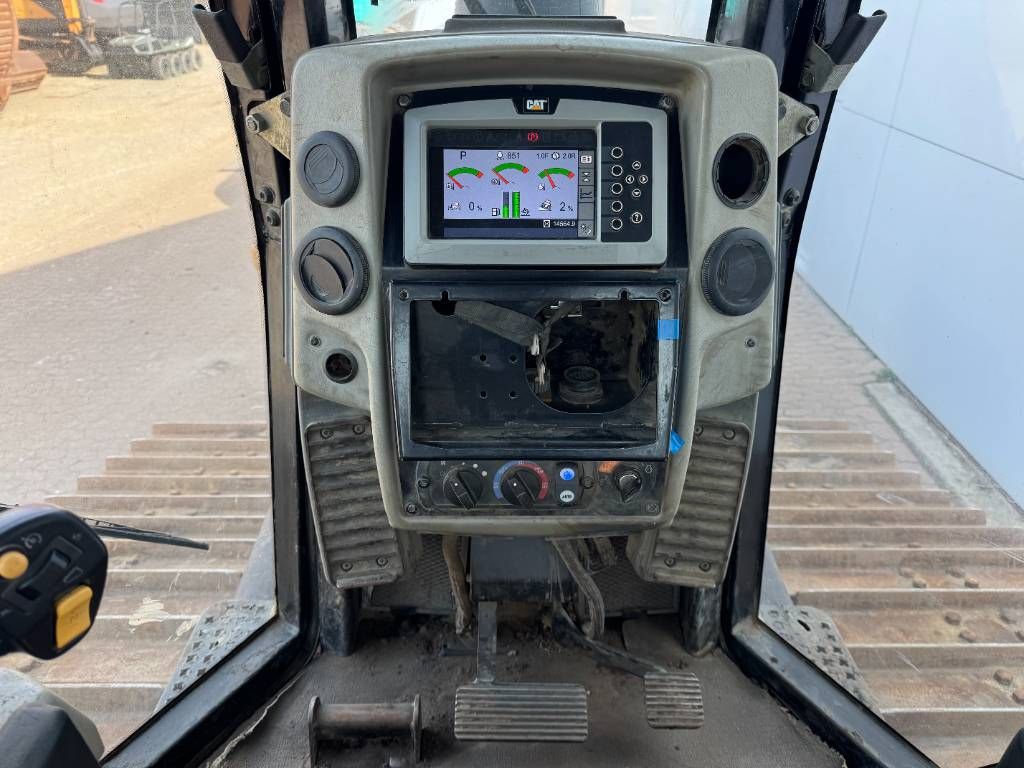 CAT D6N LGP - German Machine / Folding Blade