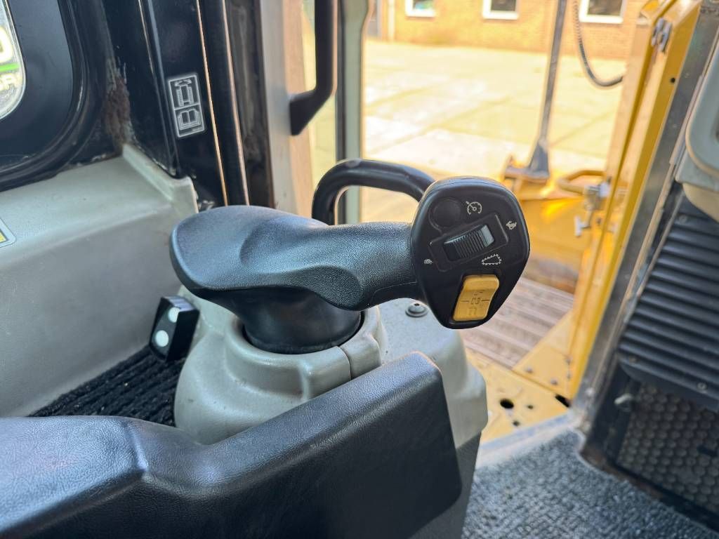 CAT D6T LGP - TRIMBLE GPS SYSTEM / Auto Greasing