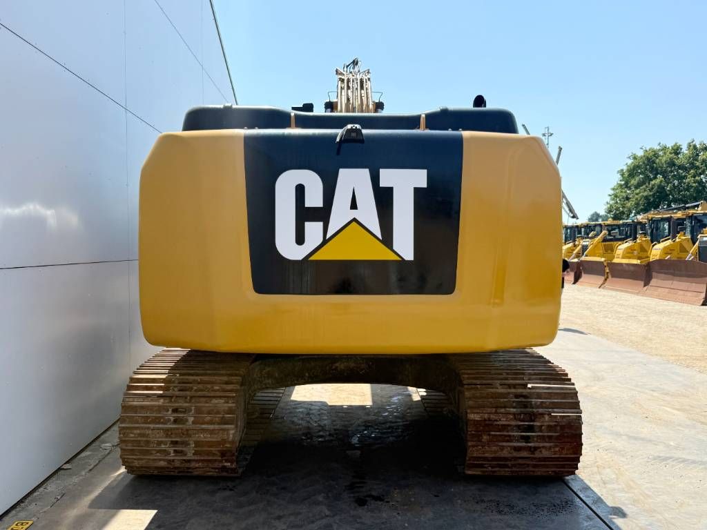 CAT 320FL - New Bucket / Hammer Lines / Camera
