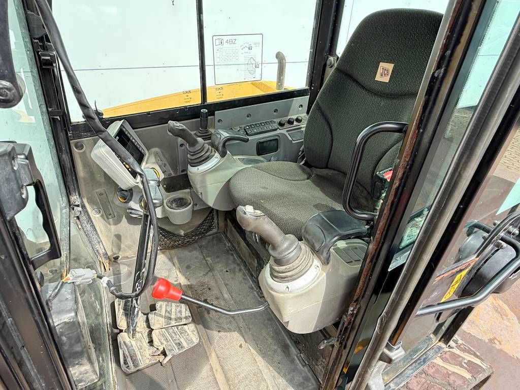 JCB 48Z-1 - Hammer Lines / Quick Coupler