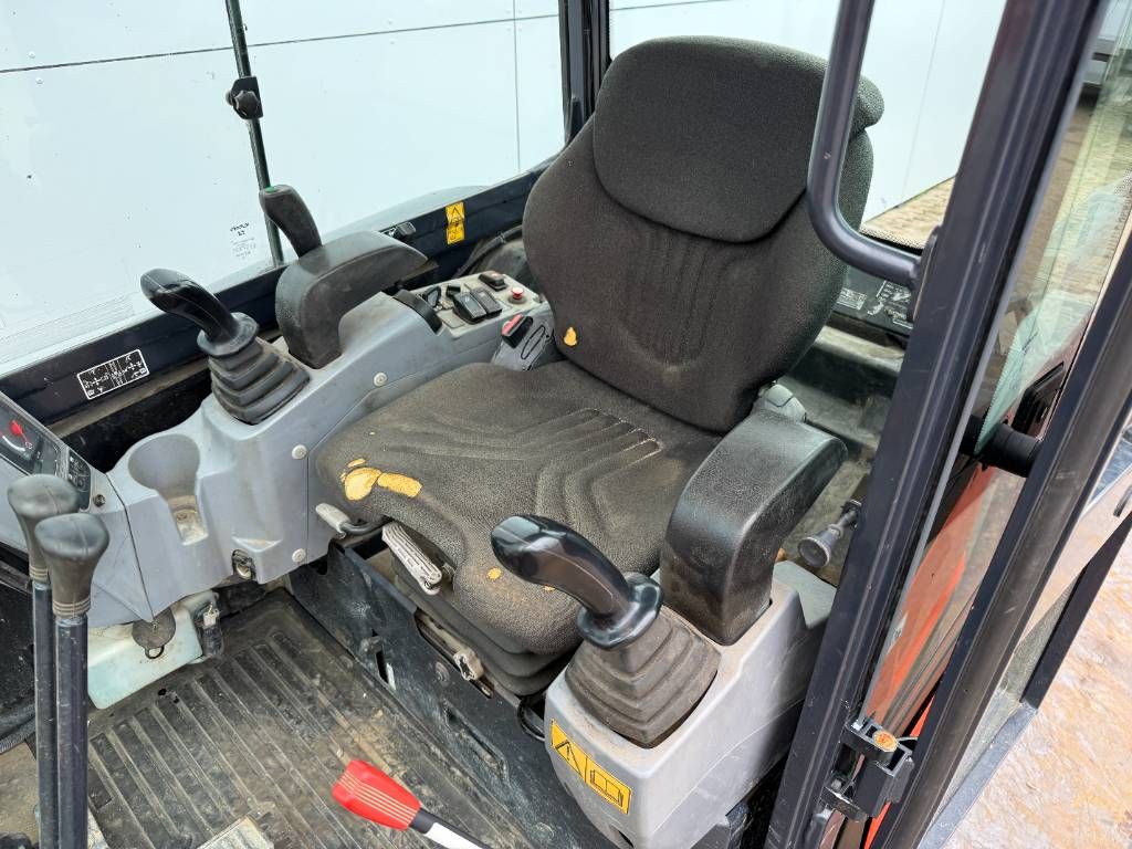 Kubota KX027-4 - Hammer Lines / Quick Coupler