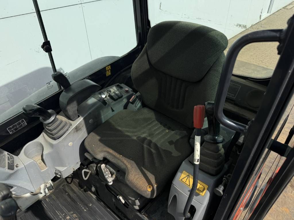 Kubota KX027-4 - Hammer Lines / Quick Coupler