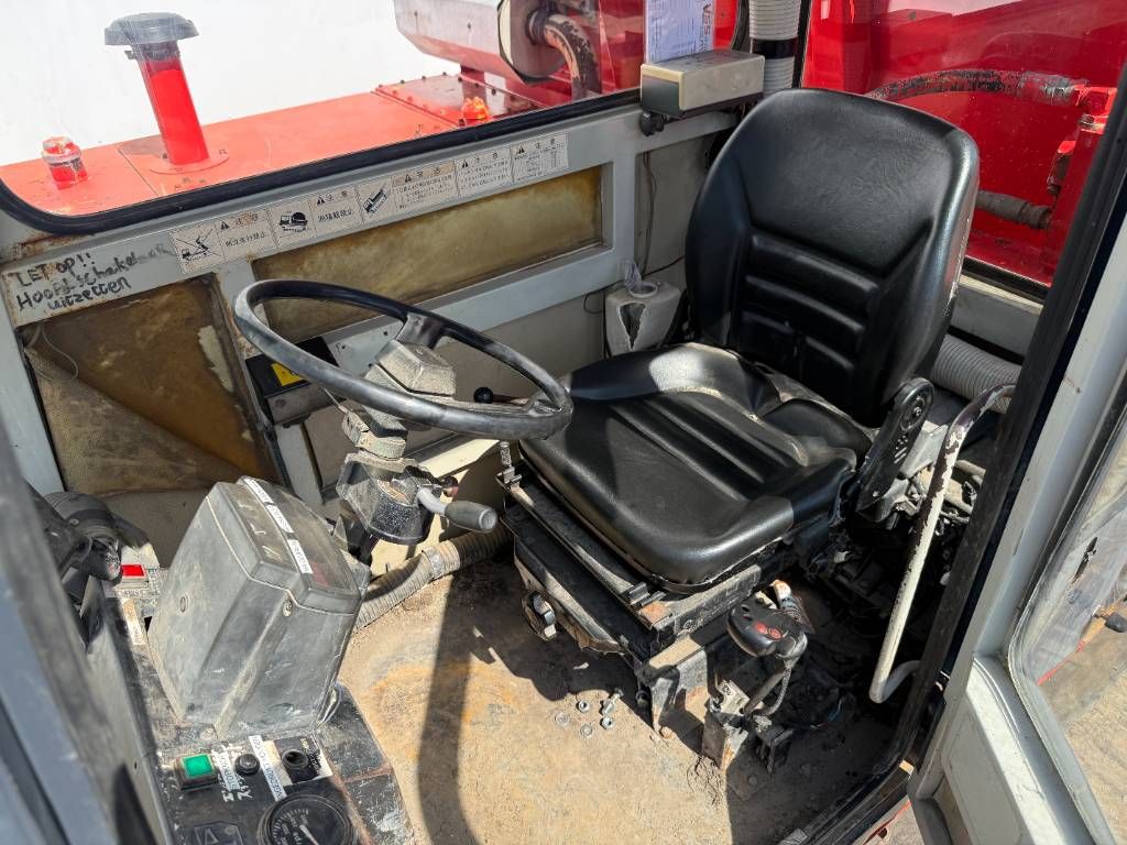 Mitsubishi LD700 - Dutch Machine / Pressurised Cabin