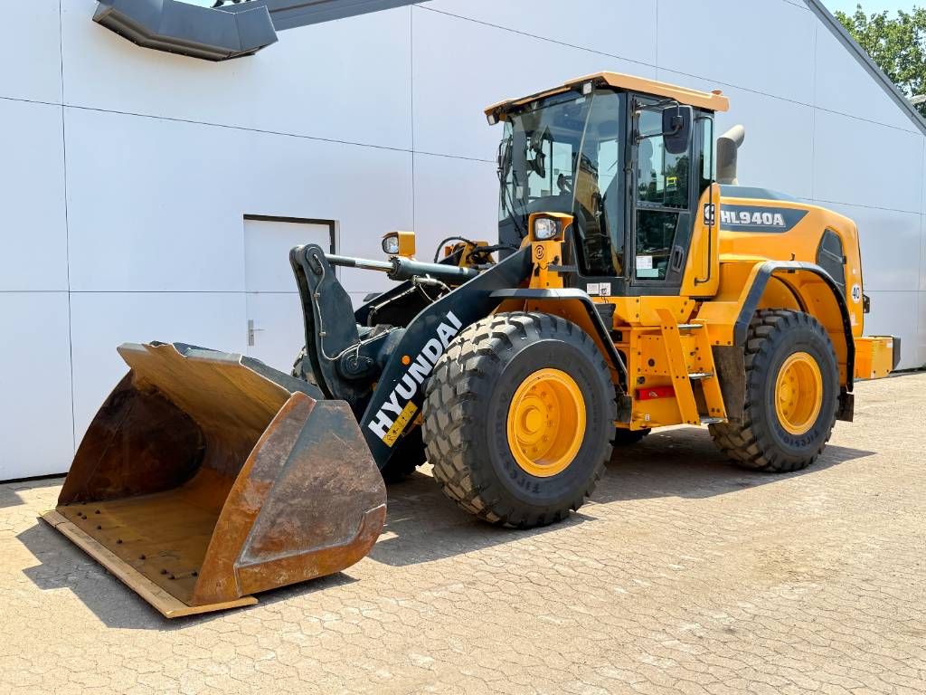 Hyundai HL940A - Weight System / Automatic Greasing