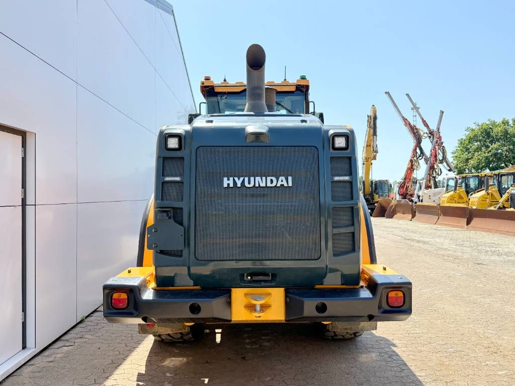 Hyundai HL940A - Weight System / Automatic Greasing