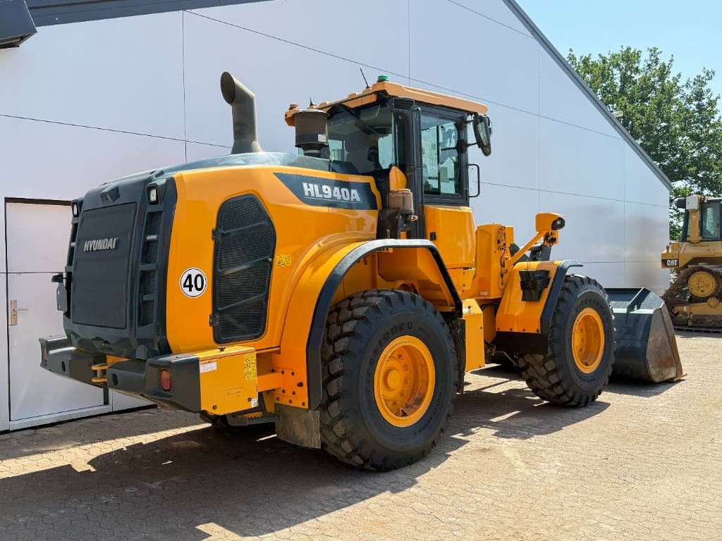 Hyundai HL940A - Weight System / Automatic Greasing