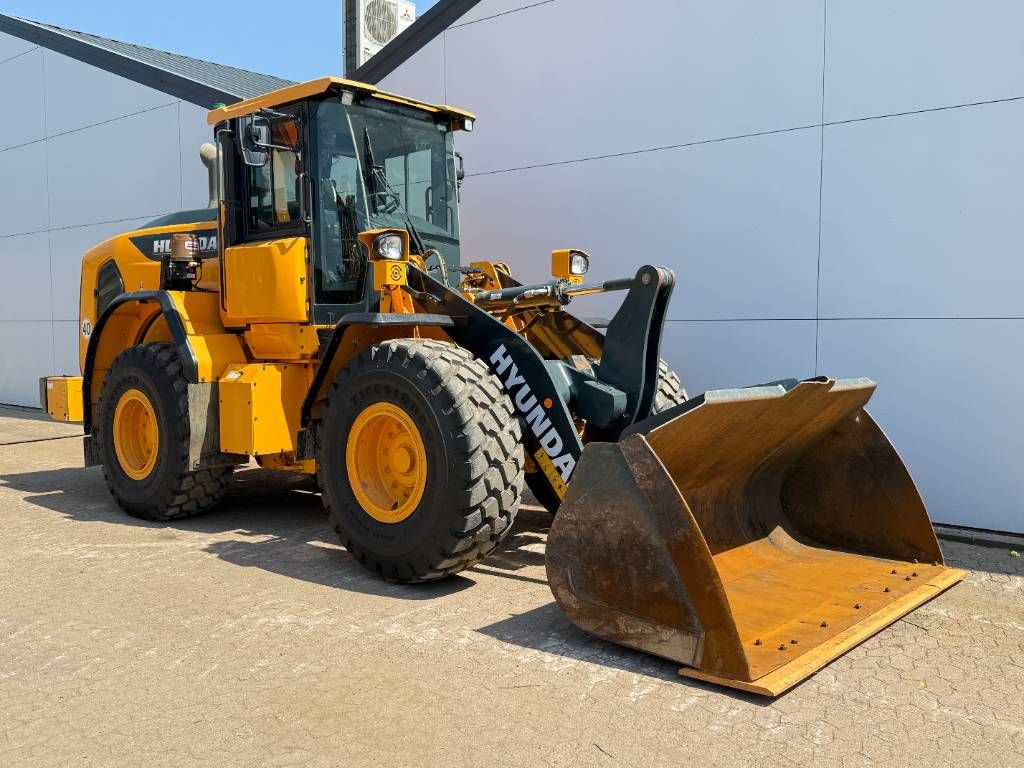 Hyundai HL940A - Weight System / Automatic Greasing