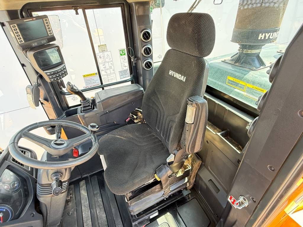 Hyundai HL940A - Weight System / Automatic Greasing