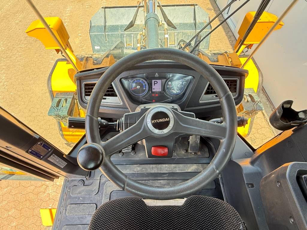 Hyundai HL940A - Weight System / Automatic Greasing