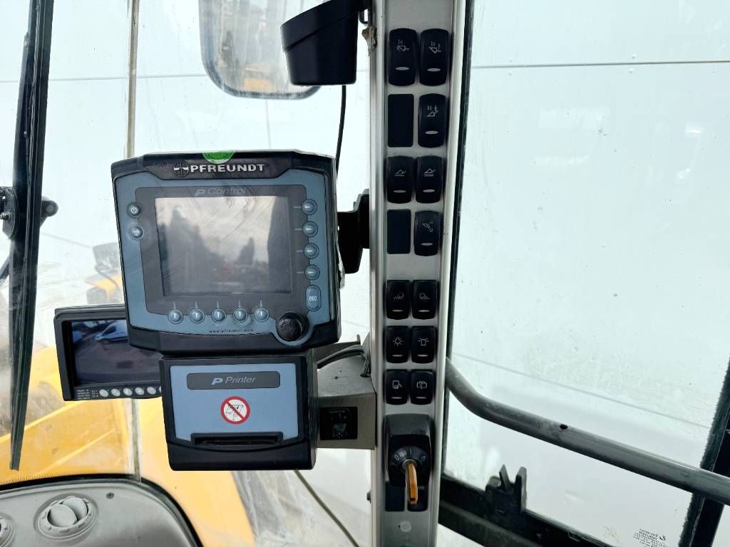 Volvo L180G - German Machine / Weight System