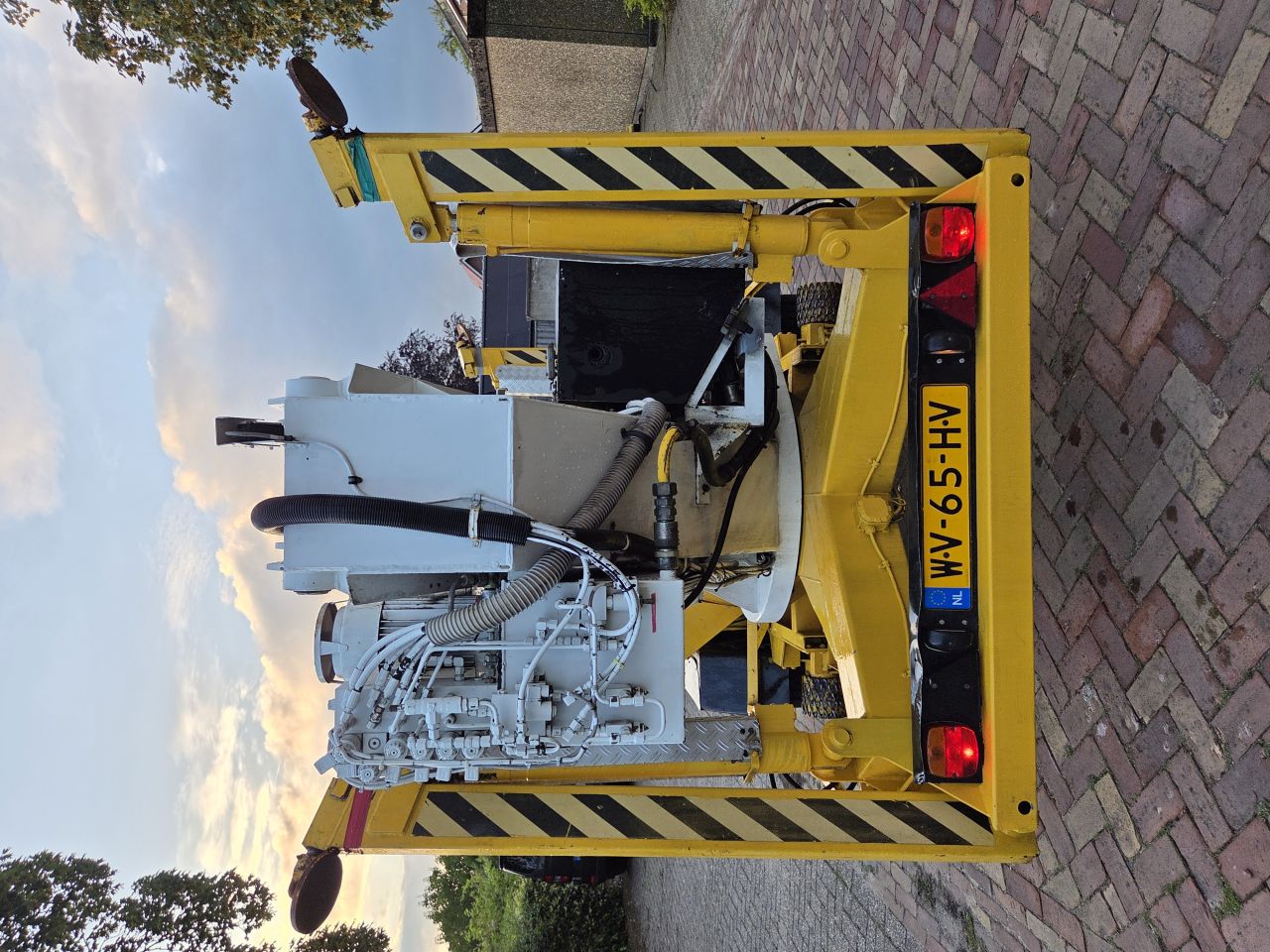 Custers 22 meter aanhanger hoogwerker hybride trekker omme