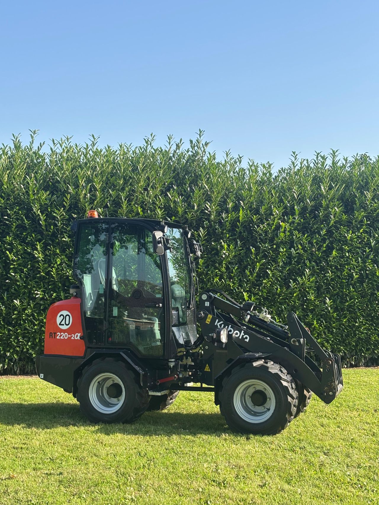 Giant g2300 extra HD Kubota rt220-2 ( 240 uur )
