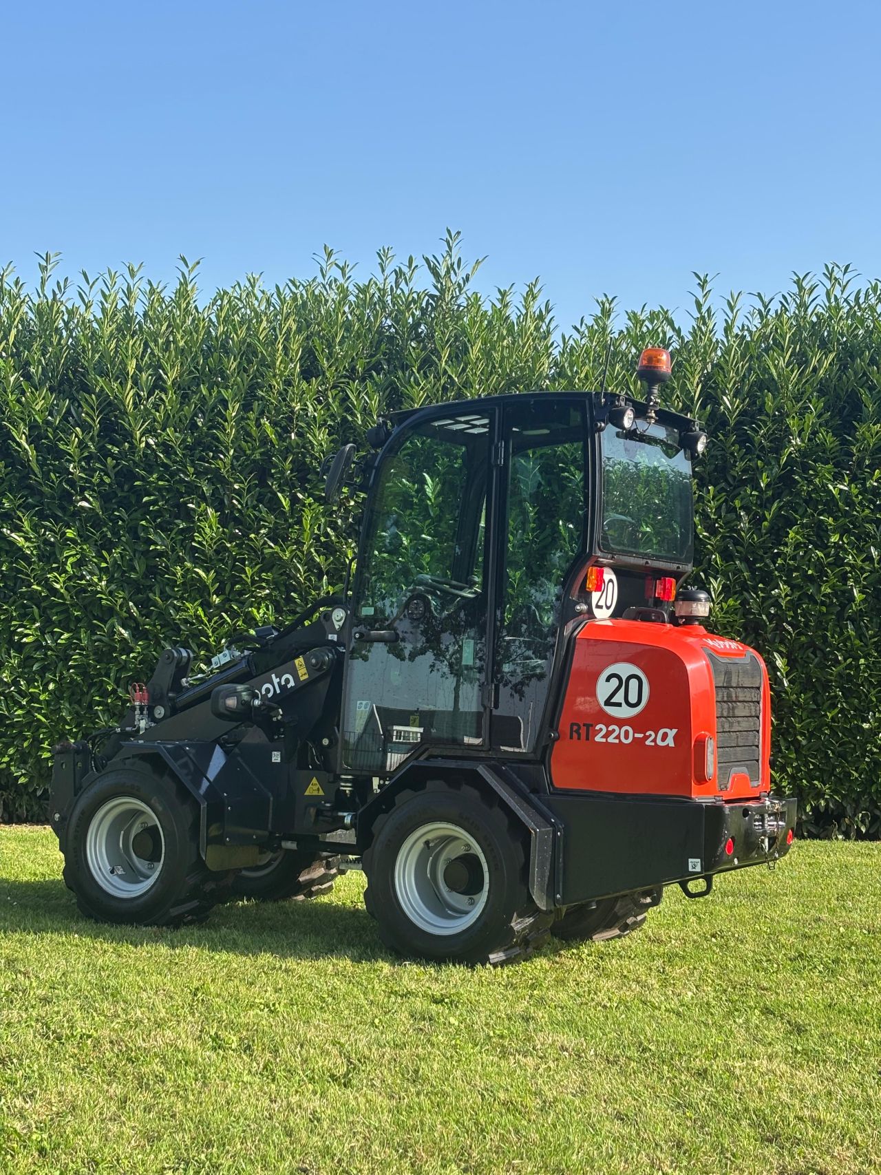 Giant g2300 extra HD Kubota rt220-2 ( 240 uur )