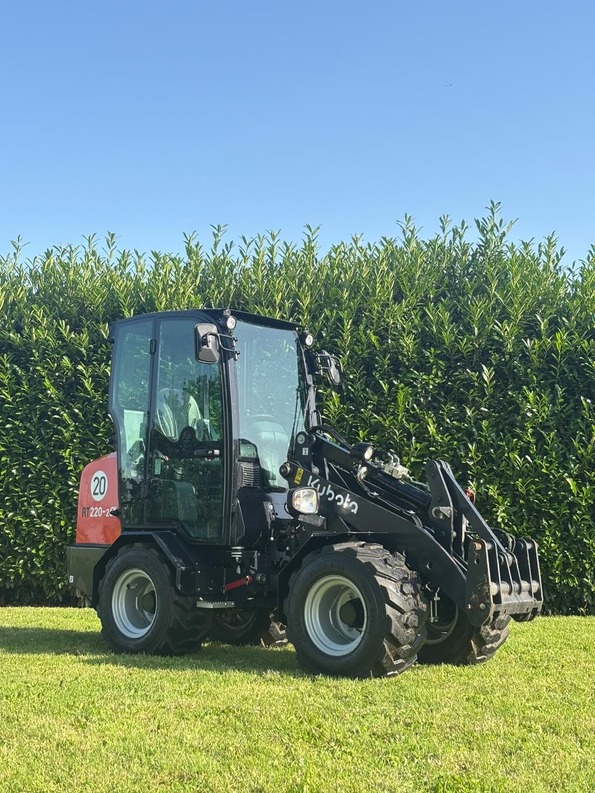 Giant g2300 extra HD Kubota rt220-2 ( 240 uur )