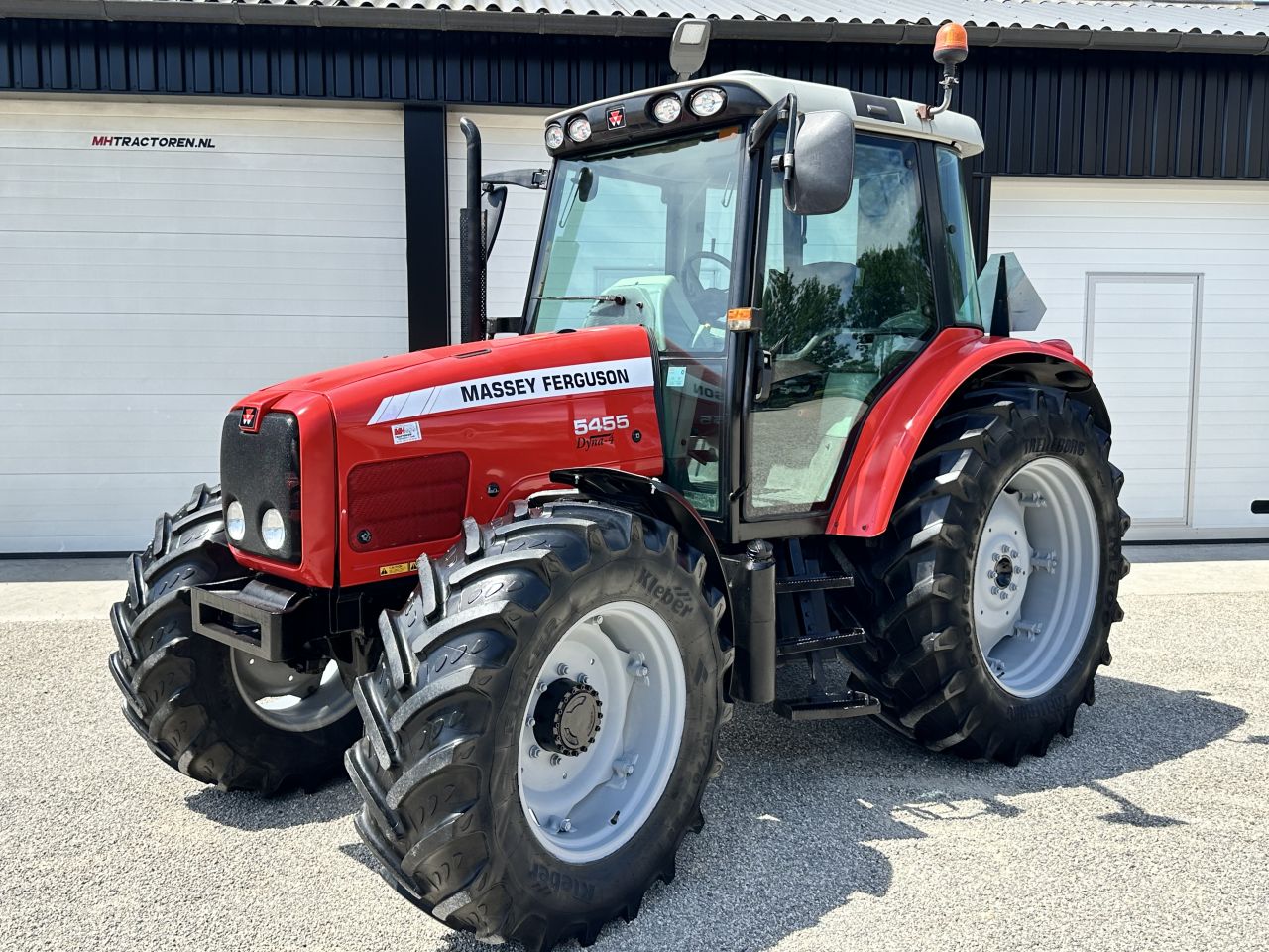 Massey Ferguson 5455