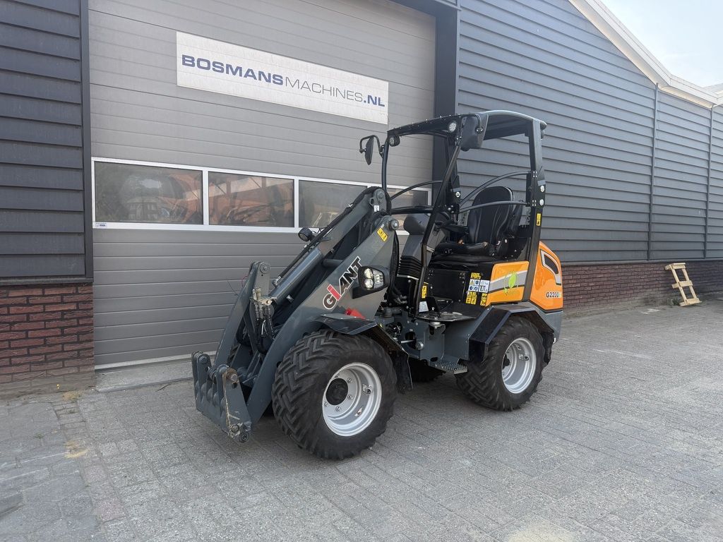 Giant G2200 E minishovel / kniklader ELECTRISCH 2021