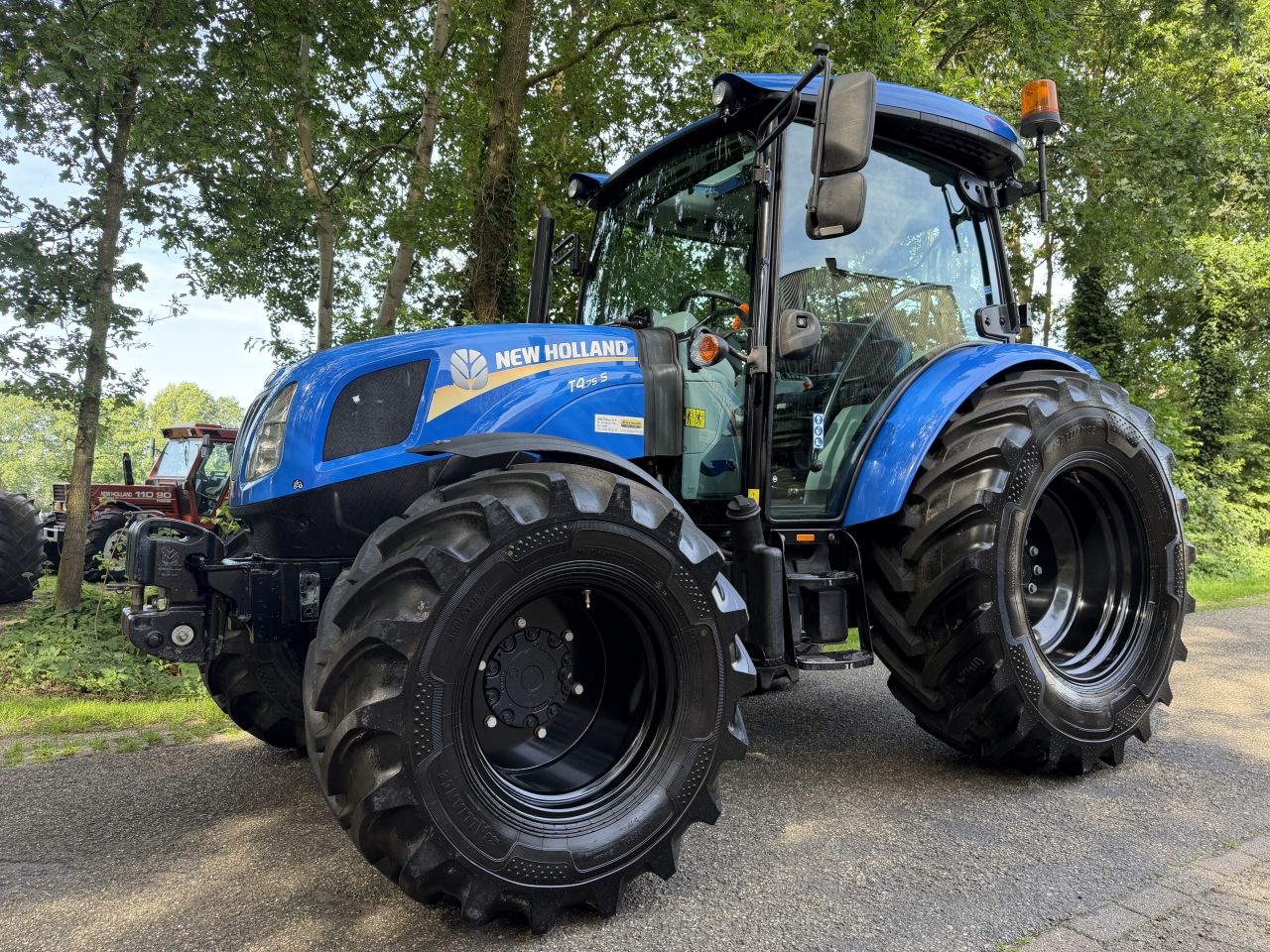 New Holland T4.75 S