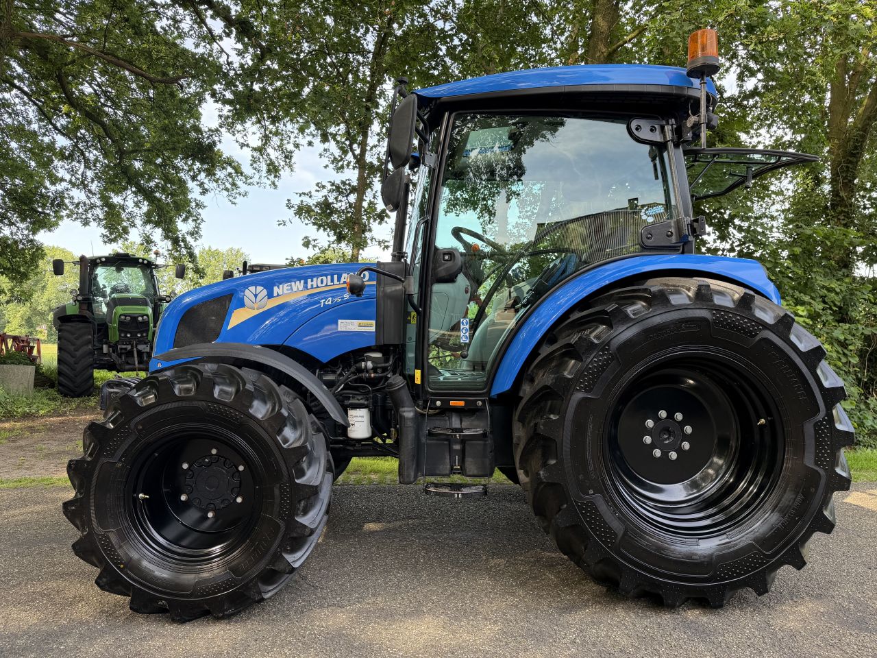 New Holland T4.75 S