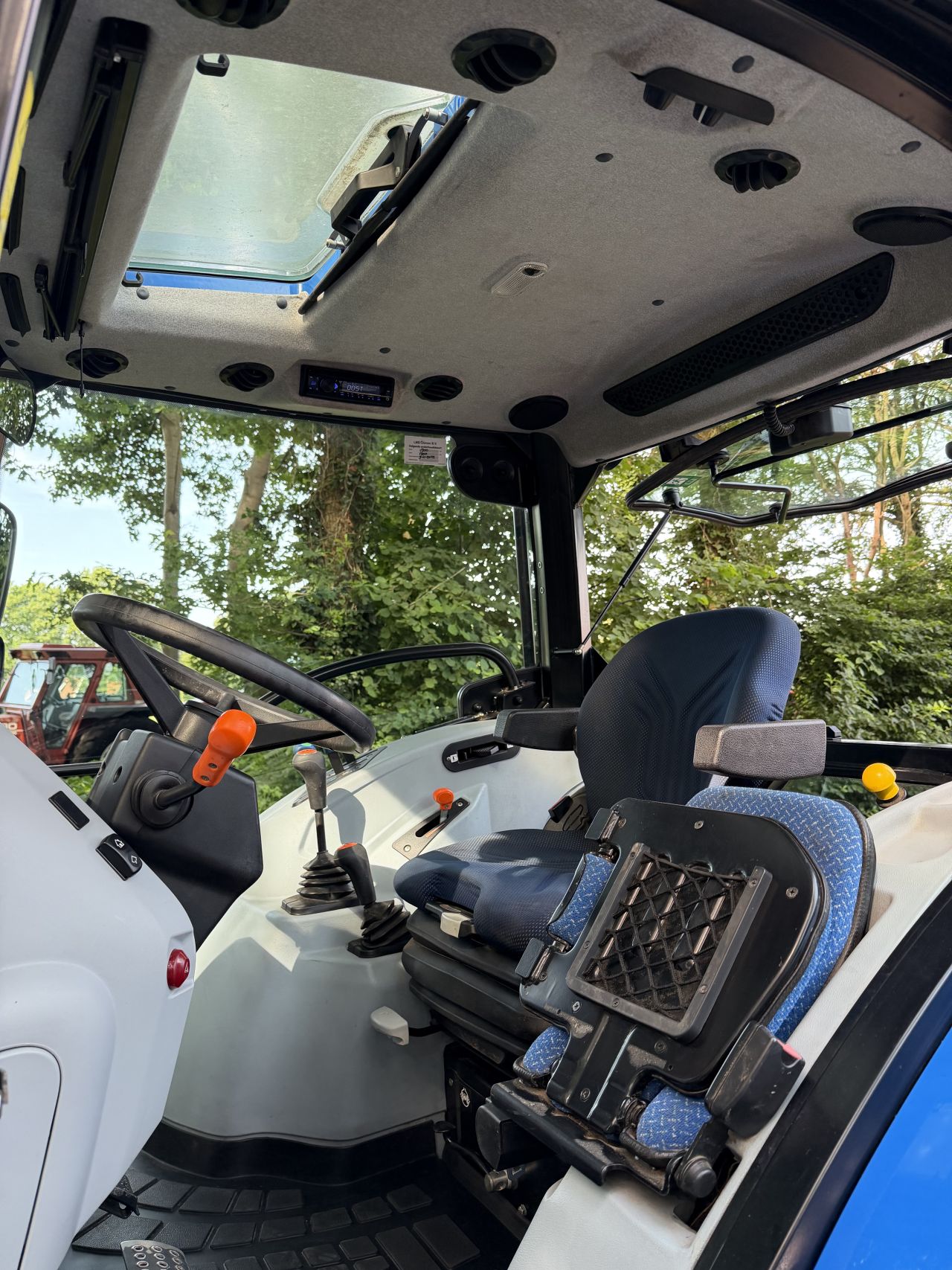 New Holland T4.75 S