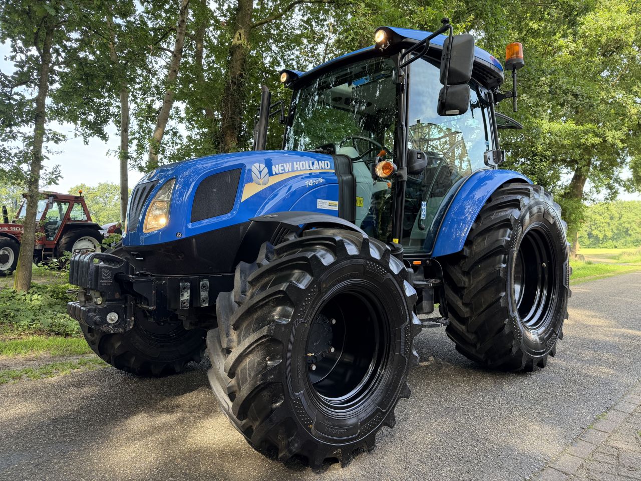 New Holland T4.75 S