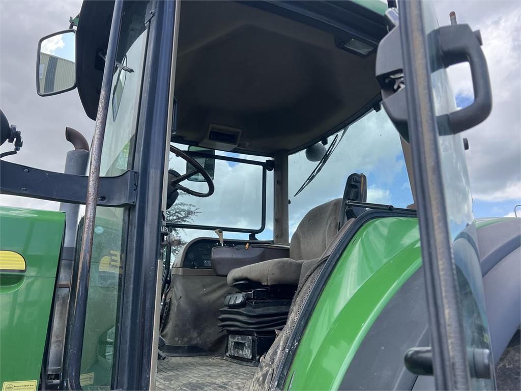 John Deere 7020 Series