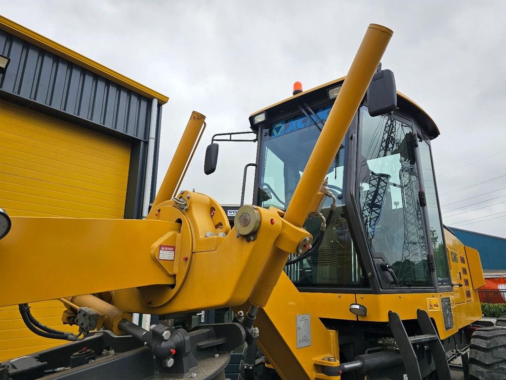 XCMG GR165 WE1675