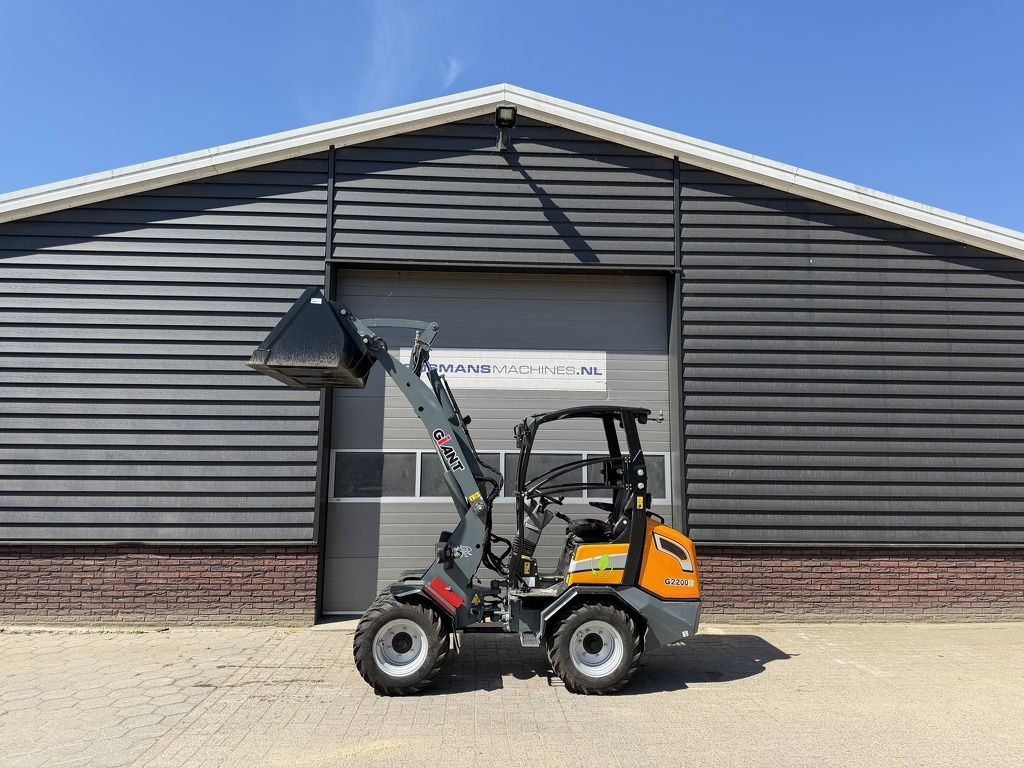 Giant G2200 E minishovel / kniklader ELEKTRISCH 2021