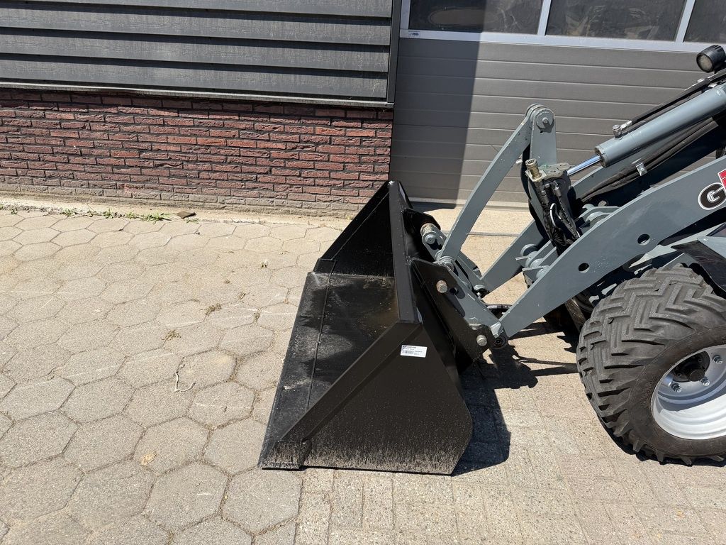 Giant G2200 E minishovel / kniklader ELEKTRISCH 2021