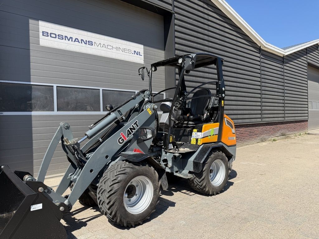 Giant G2200 E minishovel / kniklader ELEKTRISCH 2021