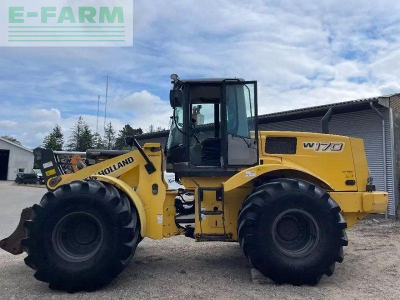 New Holland w 170