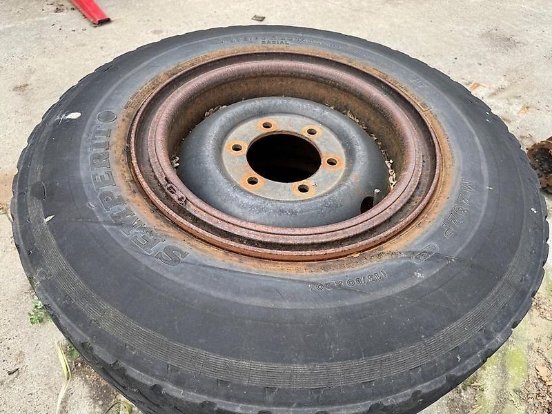 Mercedes-Benz mit Felgen, Semperito 335/80 R20 MPT, M282P,4 Stück