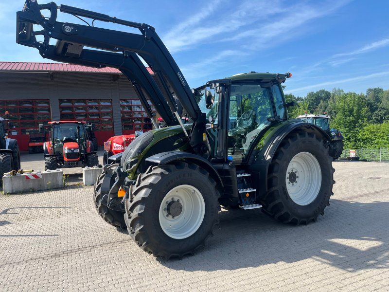 Valtra N 175D mit Rüfa, FL, FKH+FZW