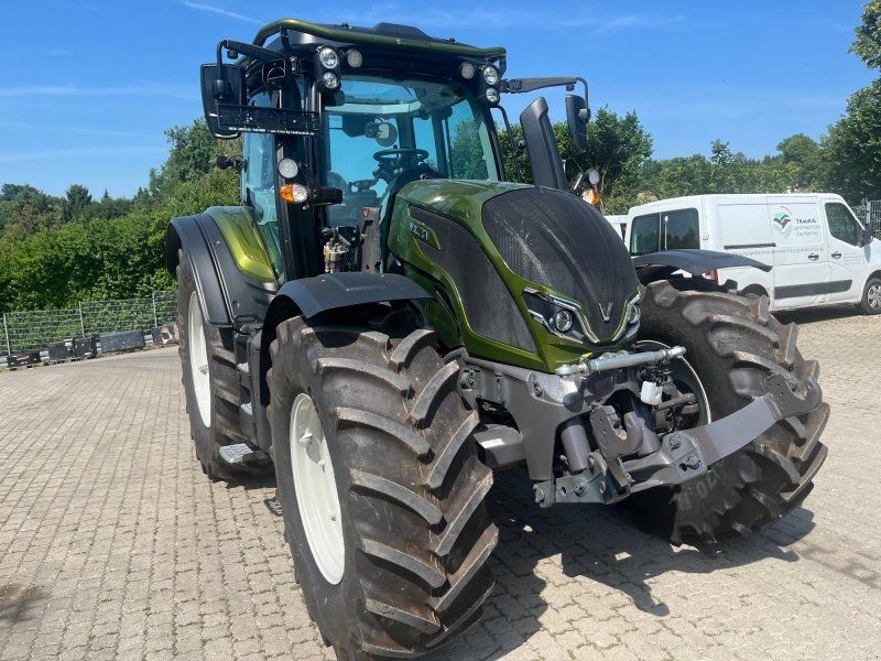 Valtra N 155A mit Rüfa und FK