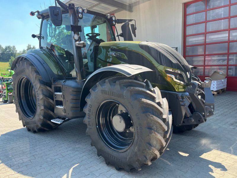 Valtra T215 D Vollausstattung