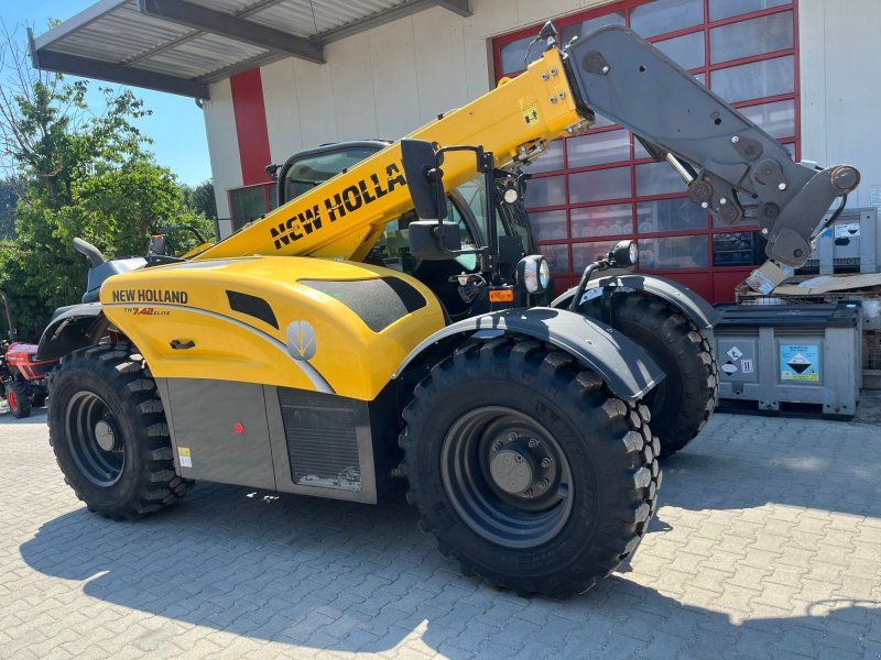 New Holland TH 7.42 Elite