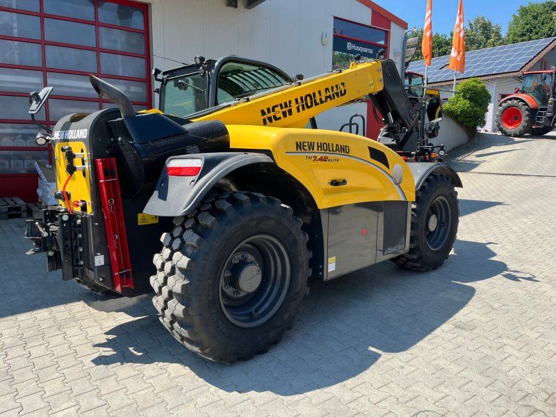 New Holland TH 7.42 Elite