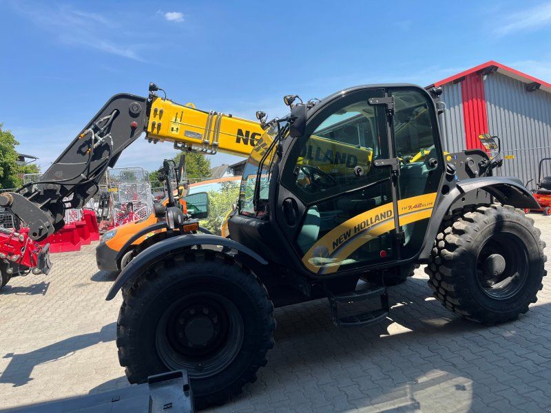 New Holland TH 7.42 Elite