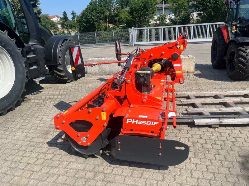 Kubota PH3501 mit Packerwalze