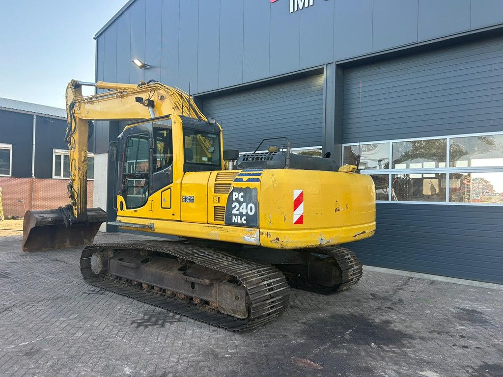 Komatsu PC 240LC-8