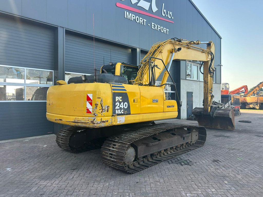 Komatsu PC 240LC-8