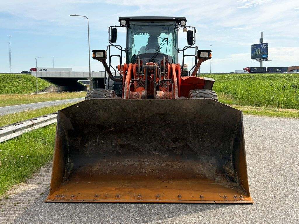 Hitachi ZW220-5B