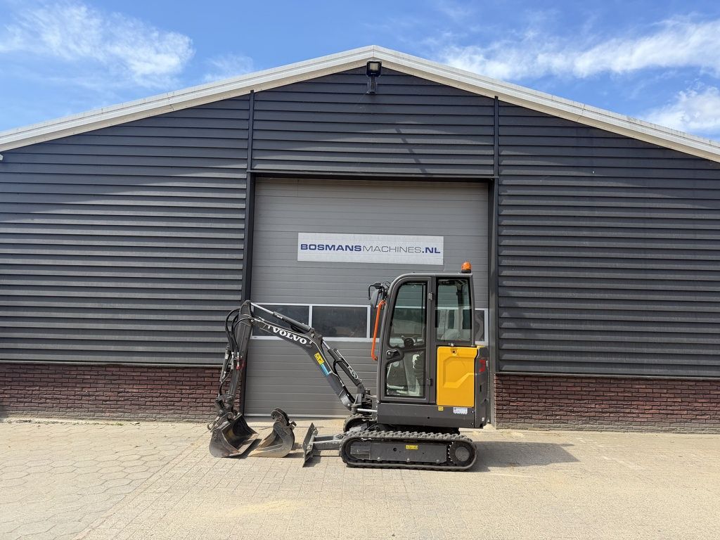 Volvo EC18E minigraver BJ 2023 sloop / sorteer functie €395 LEASE