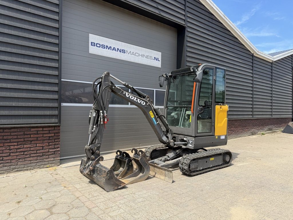 Volvo EC18E minigraver BJ 2023 sloop / sorteer functie €395 LEASE