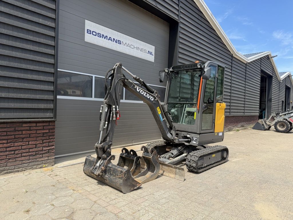 Volvo EC18E minigraver BJ 2023 sloop / sorteer functie €395 LEASE