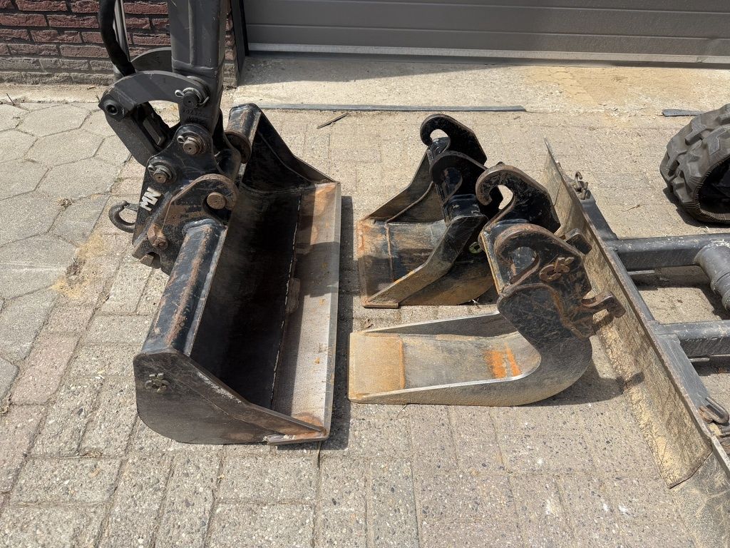 Volvo EC18E minigraver BJ 2023 sloop / sorteer functie €395 LEASE
