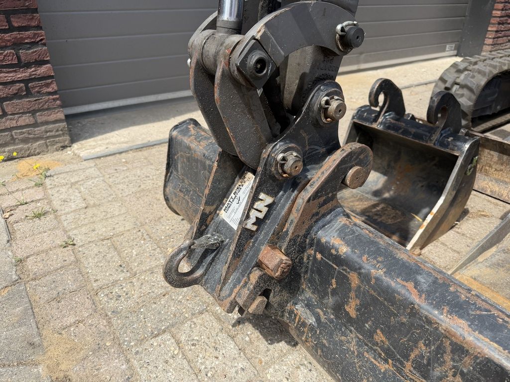 Volvo EC18E minigraver BJ 2023 sloop / sorteer functie €395 LEASE