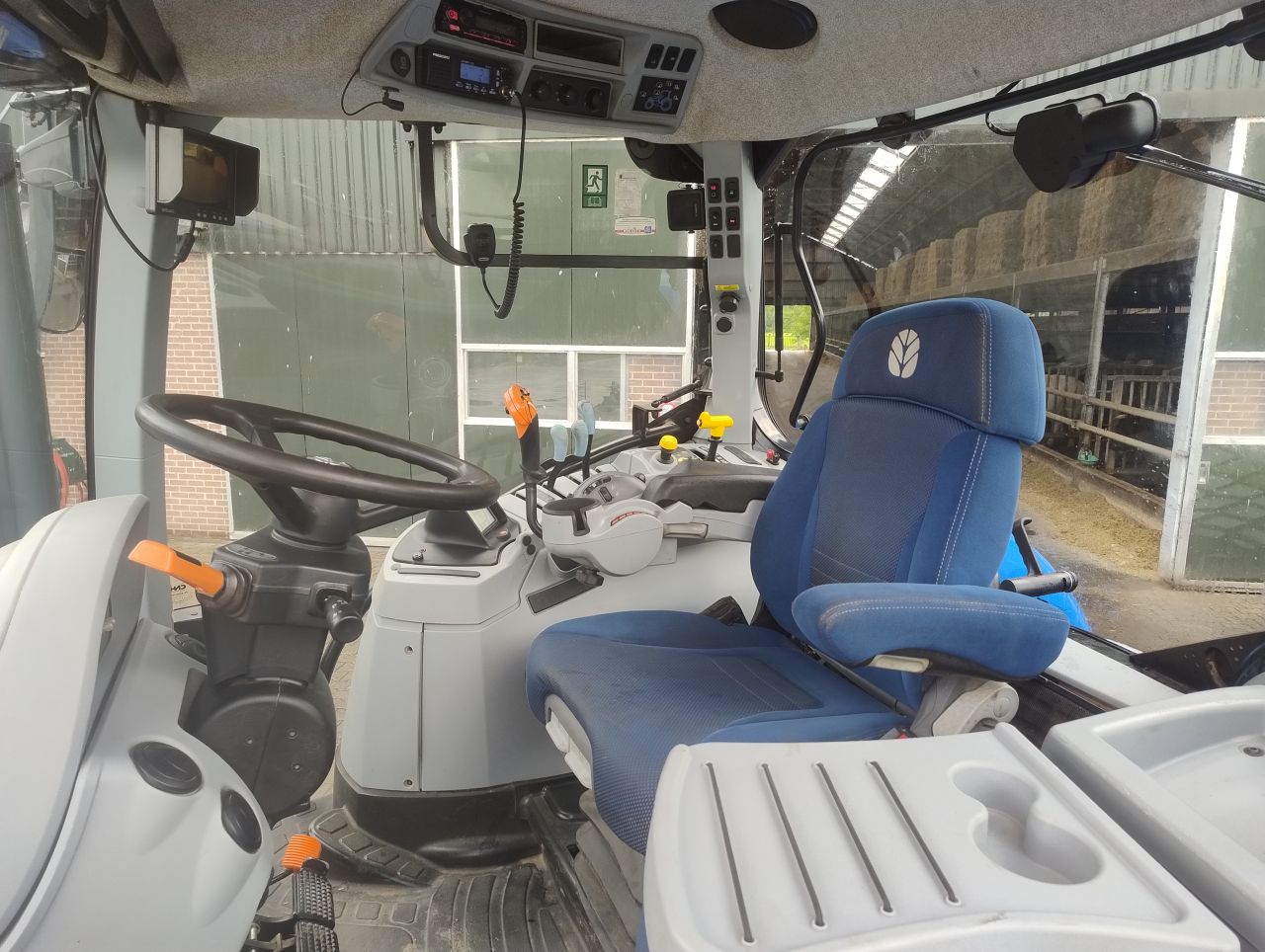 New Holland t7 165s