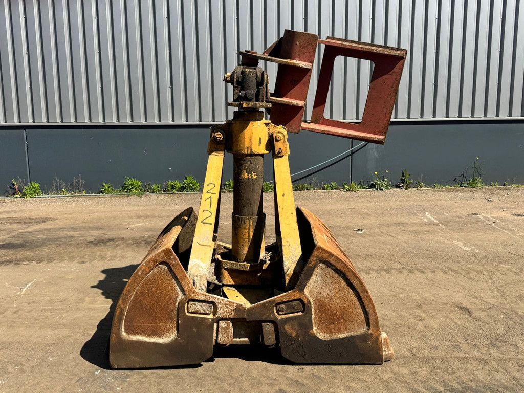 Unknown Clamshell grapple