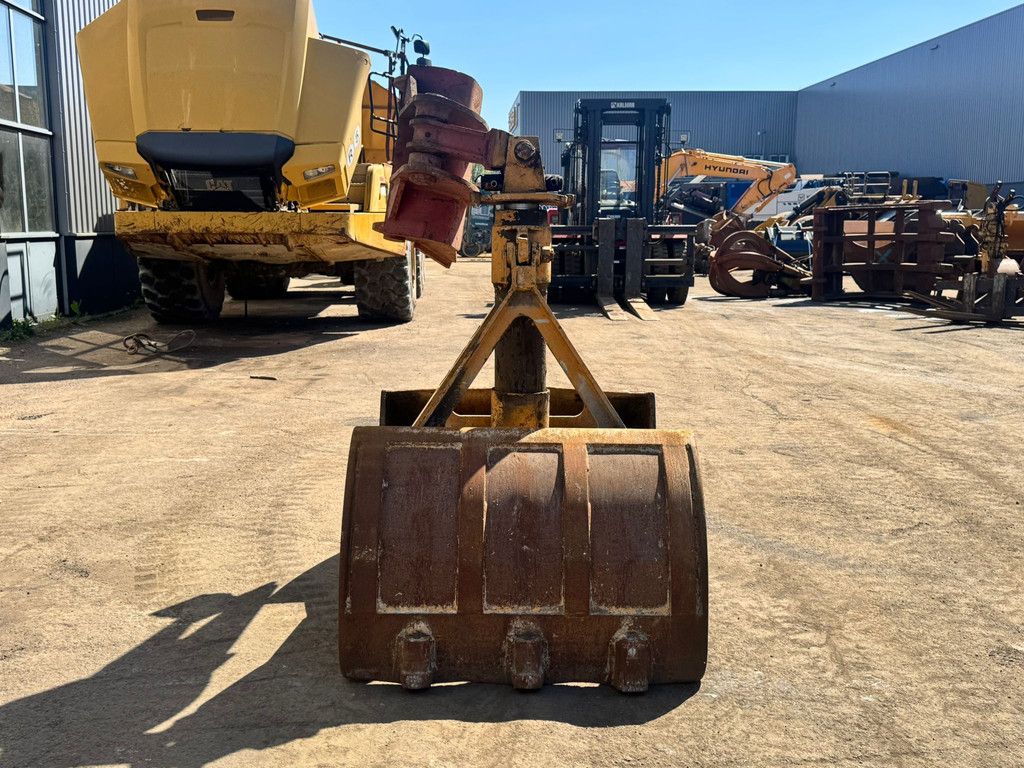 Unknown Clamshell grapple