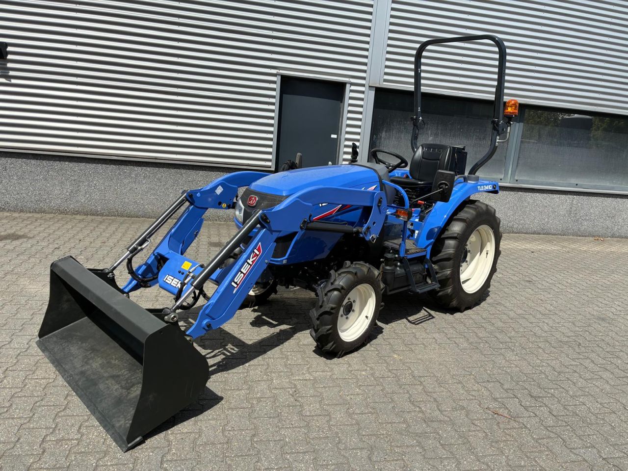 Iseki TLE3410 tractor met voorlader